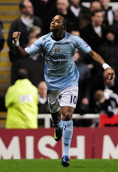 2025年中超最佳裁判：金哨李海新，银哨唐顺齐，铜哨傅明（2025中超裁判评选结果：李海新夺金哨，唐顺齐获银哨，傅明摘铜哨）