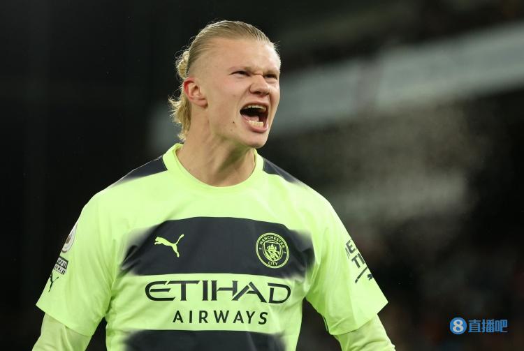 布莱顿发布三笘薰手持二战时日本侵略者照片的图片，如今已删除道歉但限制评论（布莱顿曾发三笘薰手持二战日军照片：已删文致歉并限制评论）