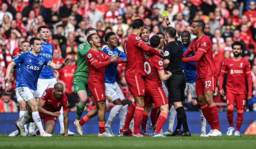 环球足球奖2025年度最佳球员候选：姆巴佩在列，巴黎8人入选（2025环球足球奖年度最佳球员候选名单出炉：姆巴佩在列，巴黎共8将入围）